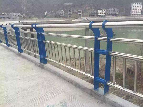 河道護欄
