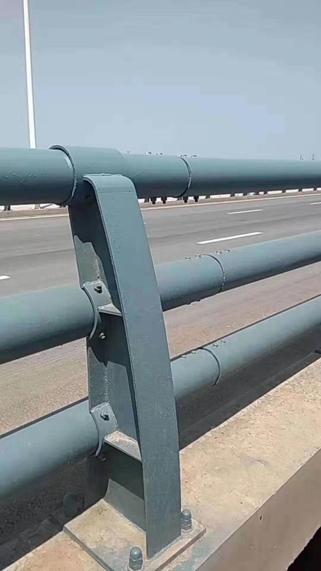 防撞護(hù)欄