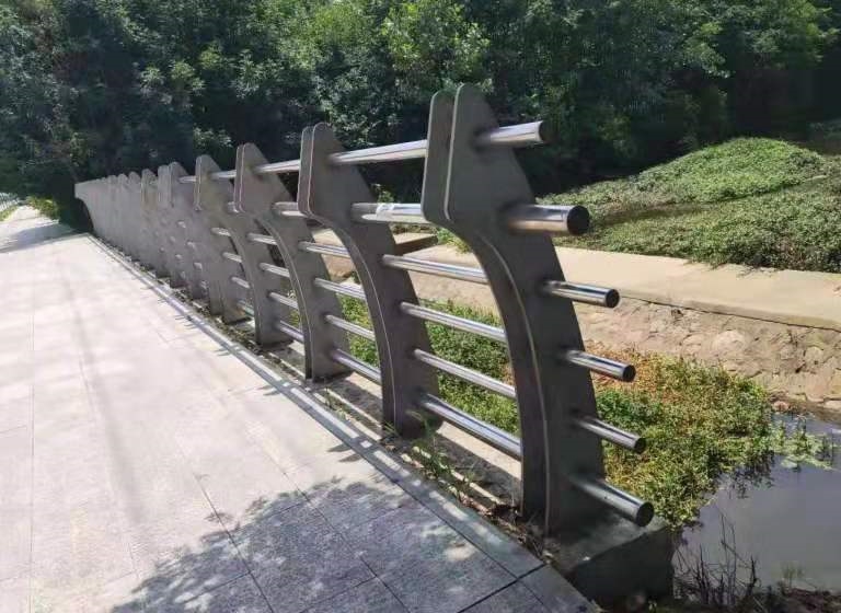 防撞護(hù)欄